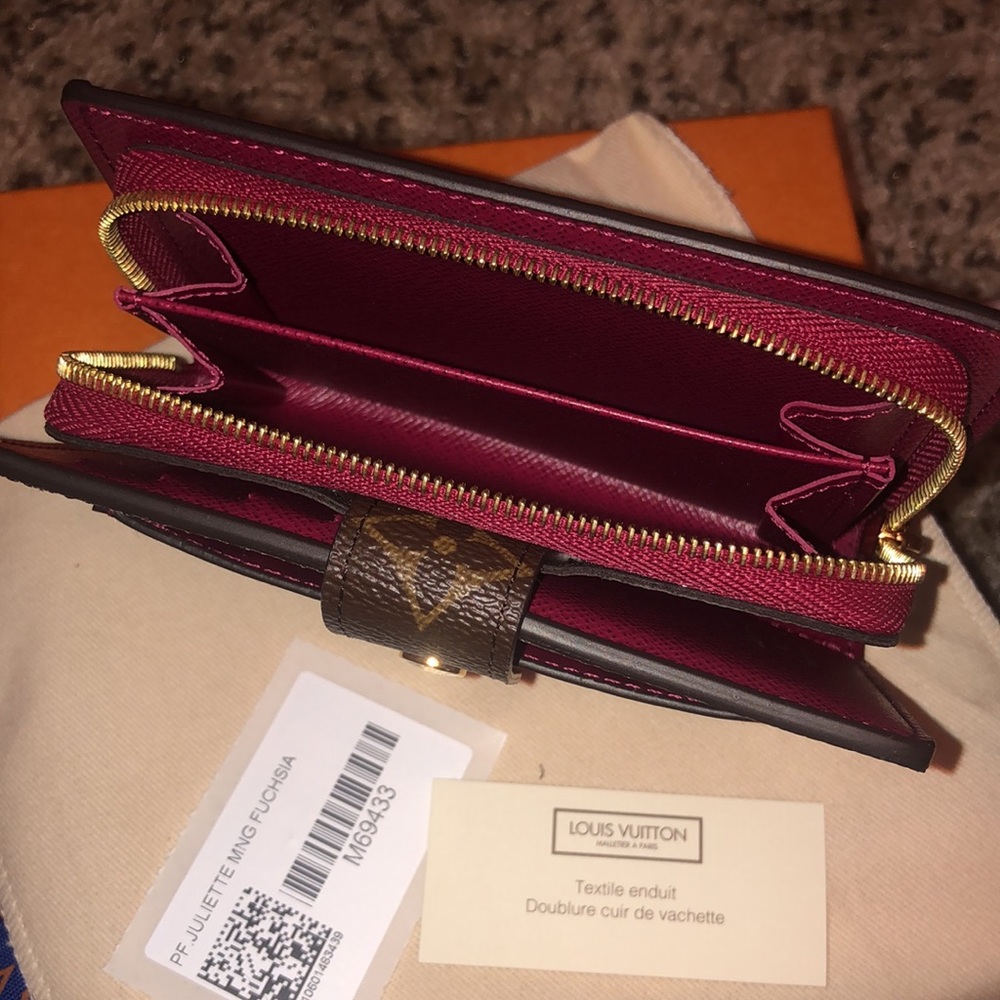 Louis Vuitton Juliette Wallet. New condition! - Picture 2 of 9